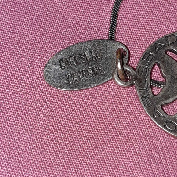 Carlsbad Caverns 'Bat' Necklace - Picture 4 of 5